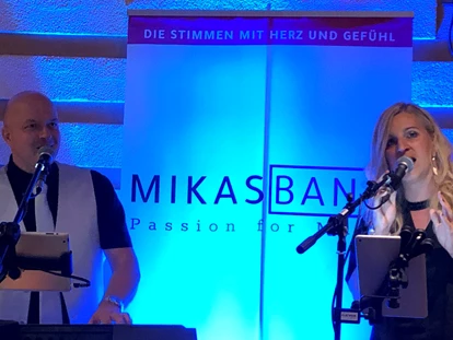 Hochzeitsmusik - Einstudieren von Wunschsongs - Steiermark - Sänger Mika und Sängerin Yvonne - MIKAS BAND