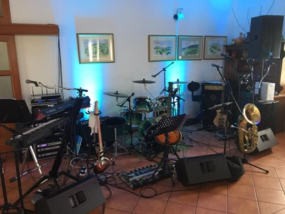 Hochzeitsmusik - Einstudieren von Wunschsongs - Steiermark - BAND - MIKAS BAND