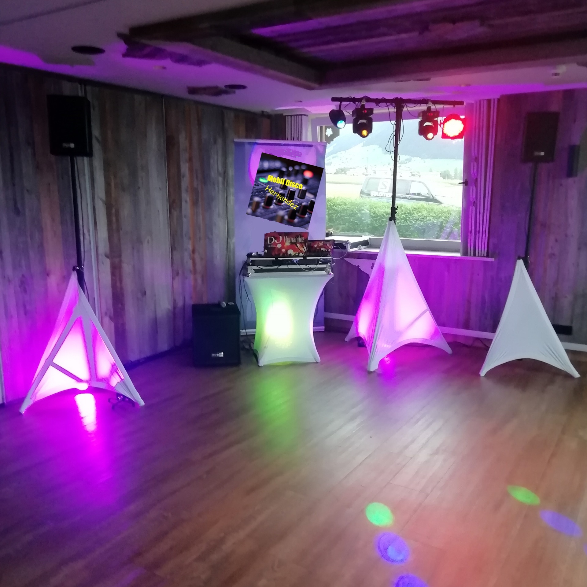 Hochzeitsmusik - geeignet für: Partymusik - Tirol - Party DJ mit Erfahrung. Top Musik für Hochzeit, Geburtstag und jede andere Familienfeier. DJ Hernandez jetzt buchen und Ihr Fest wird zum Erfolg. - DJ Hernandez 