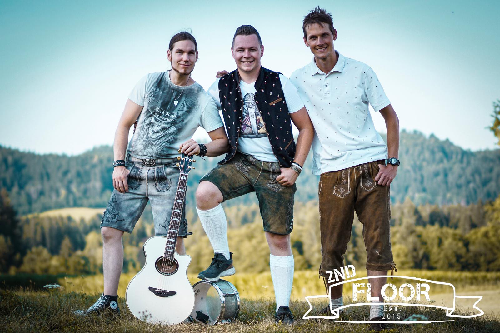 Hochzeitsmusik - Besetzung (mögl. Instrumente): Keyboard - Gruppenfoto  - Second Floor – Partyband aus Kärnten