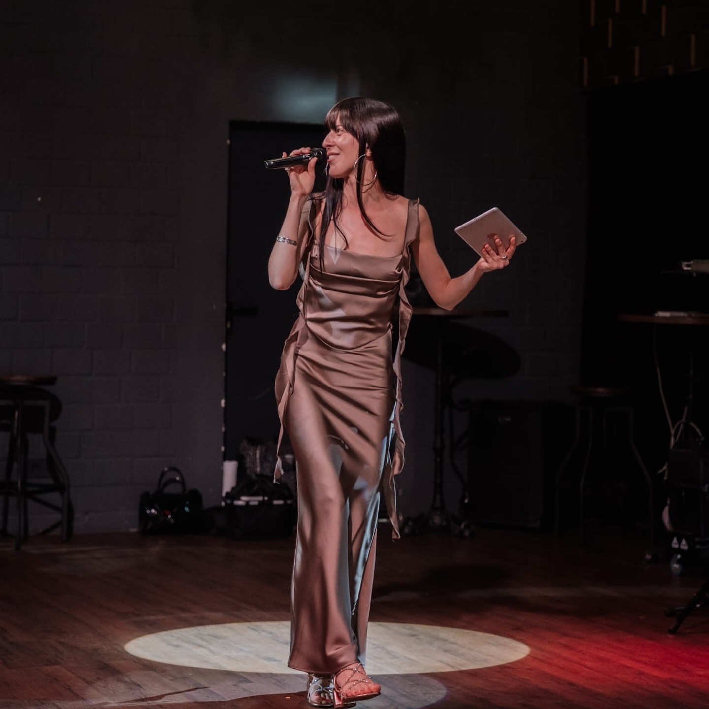 Hochzeitsband: Tamada & Hochzeitsrednerin Theresia 🌍
Deutsch, Russisch oder Englisch – ich verbinde Kulturen, Traditionen und Emotionen zu eurer Traumhochzeit. 💫 - OLEG EI & COVA Eventband