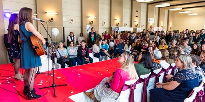 Hochzeitsmusik - Musikrichtungen: Independent - Hochzeitsmesse Thun 2019, Auftritt an der Modenschau - Another Me
