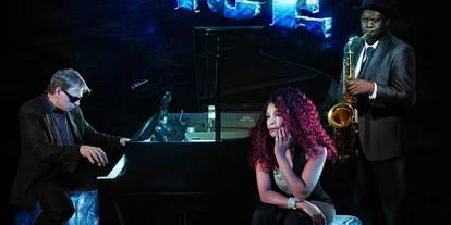 Hochzeitsmusik - Musikrichtungen: 70er - Hessen Süd - Soul on Ice - die Hochzeitsband aus 65203 Wiesbaden. - Pamela O'Neal and Soul On Ice Band