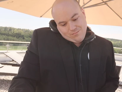 Hochzeitsmusik - Niederösterreich - Hochzeits-DJ Rusty - Rusty Karaoke & Music Entertainment Premium Hochzeits-DJ für Ihren schönsten Tag