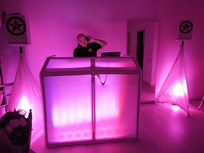 Hochzeitsmusik - Niederösterreich - Aufbaubeispiel Indoor-Hochzeit 2019 - Rusty Karaoke & Music Entertainment Premium Hochzeits-DJ für Ihren schönsten Tag