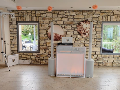 Hochzeitsmusik - Niederösterreich - Aufbaubespiel Gold-DJ Package im Hotel Schachner, Maria Taferl 2022 - Rusty Karaoke & Music Entertainment Premium Hochzeits-DJ für Ihren schönsten Tag