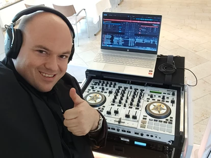 Hochzeitsmusik - Niederösterreich - Rusty Karaoke & Music Entertainment Premium Hochzeits-DJ für Ihren schönsten Tag