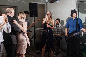 Hochzeitsband: Tamara Stolzenberg Band