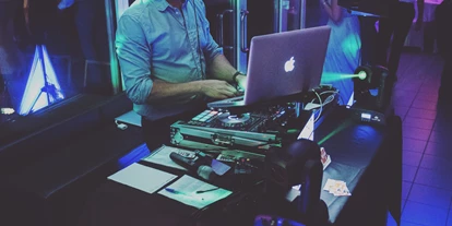 Hochzeitsmusik - geeignet für: Partymusik - Nordrhein-Westfalen - DJ - DJ Monobeats - Hochzeits DJ mit live Percussion