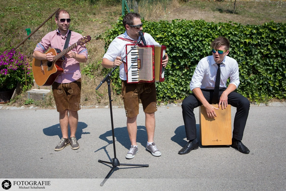 Hochzeitsband: Heiratsmann + Musik und Spiele für Hausabholung - Klaus Musik