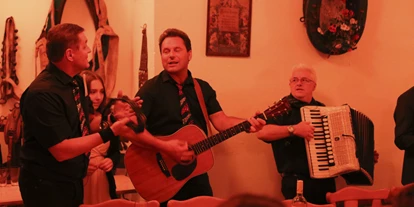 Hochzeitsmusik - geeignet für: Hintergrundmusik - Mühlviertel - Nightfever Tanz- Party- und Unterhaltungsband