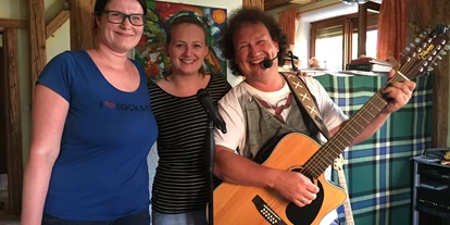 Hochzeitsmusik - Band-Typ: Alleinunterhalter - Bezirk Perg - Probenarbeit mit meinen Mädels :-) - Forever2