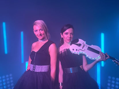 Hochzeitsmusik - Band-Typ: Sonstige - Wien-Stadt - SUGAR SKY ★★★
Partyband 🎉  Hochzeitsband 💍 Lounge- & Jazzband 🎼 
DJ Live-Act 🎧  | Wien, Österreich - SUGAR SKY 🎧  Party-, DJ-, Lounge- & Jazzband