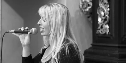 Hochzeitsmusik - Besetzung (mögl. Instrumente): weibliche Hauptstimme - Pyhrn Eisenwurzen - wedding-music / Manuela Strütt