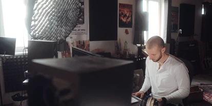 Hochzeitsmusik - Musikrichtungen: Independent - Beim Produzieren - Thomas Penninger - Singer & Songwriter