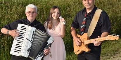 Hochzeitsmusik - geeignet für: Hintergrundmusik - Mühlviertel - MGM - Mixed Generation Music - M G M - Mixed Generation Music