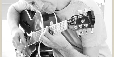 Hochzeitsmusik - Bezirk Oberwart - Charlie Kager - holt die Band aus der Gitarre