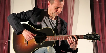 Hochzeitsmusik - Brodingberg - Musikalische Einlage - Charlie Kager - holt die Band aus der Gitarre