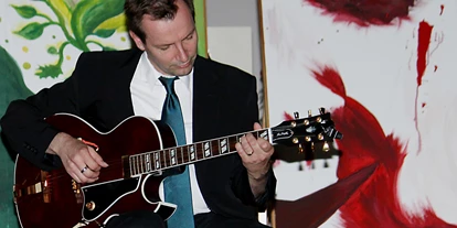 Hochzeitsmusik - Brodingberg - Trauung mit Gitarre Solo - Charlie Kager - holt die Band aus der Gitarre