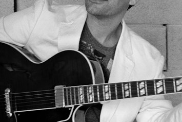 Hochzeitsband: Charlie Kager - Gitarre Solo - Charlie Kager - holt die Band aus der Gitarre