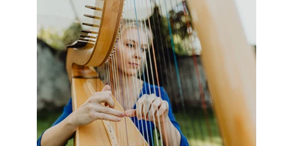 Hochzeitsmusik - Band-Typ: Sonstige - Wien-Stadt - Schlossgarten-Hochzeit - Harfenistin Petra Mallin