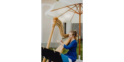Hochzeitsmusik - Band-Typ: Sonstige - Wien-Stadt - Schlossgarten-Hochzeit - Harfenistin Petra Mallin