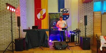 Hochzeitsmusik - Band-Typ: Alleinunterhalter - Oststeiermark - Bühnenbild - HappySOX