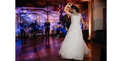 Hochzeitsmusik - Band-Typ: Quartett - Schweiz - Hochzeitstanz im Schloss Laufen mit der Hochzeitsband pianobeat  - pianobeat partyband