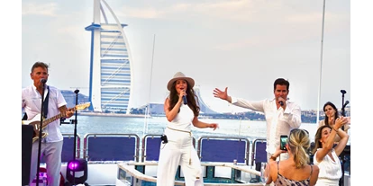 Hochzeitsmusik - Band-Typ: Quartett - Schweiz - Liveband Pianobeat auf einer Yacht in Dubai. - pianobeat partyband