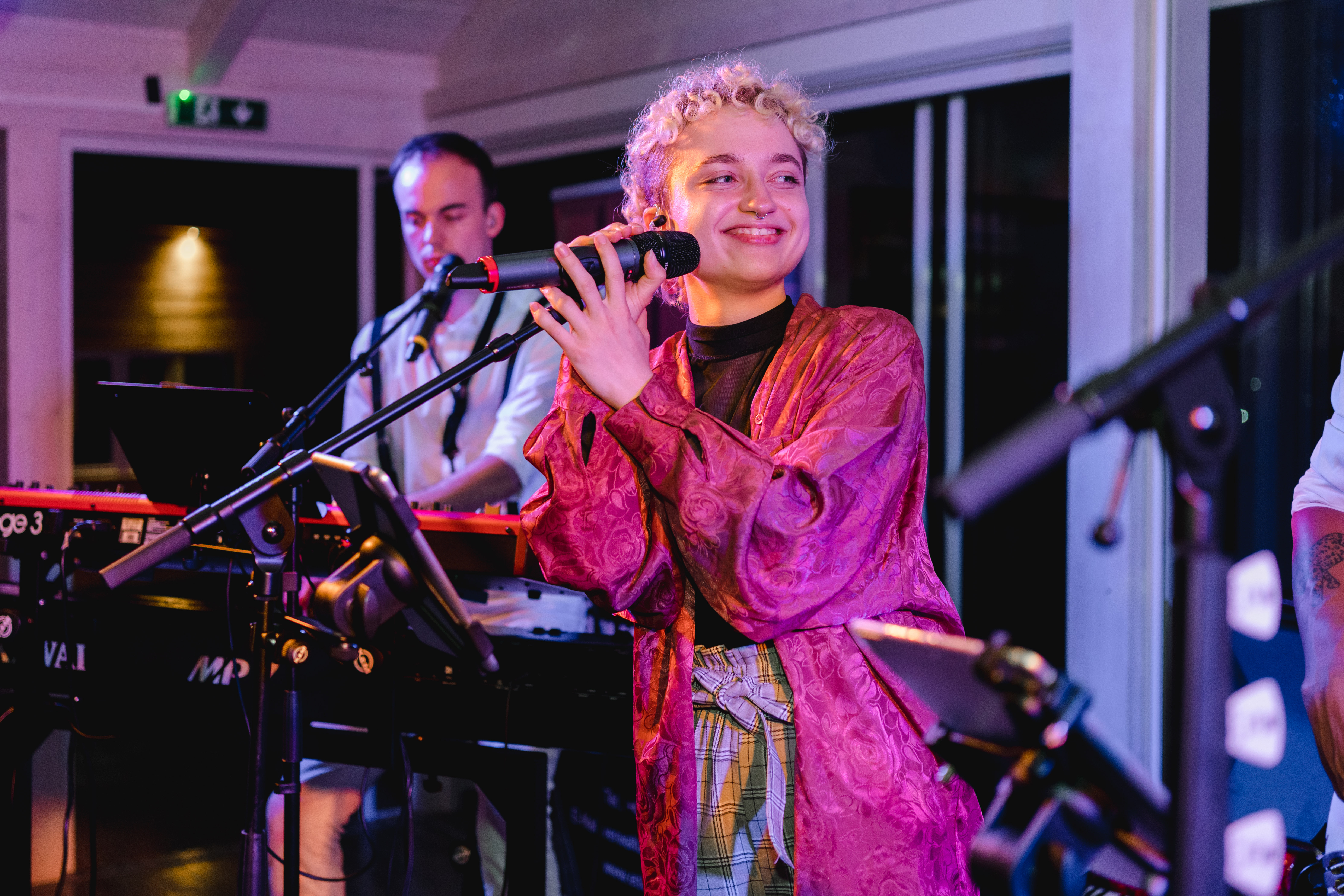 Hochzeitsmusik - Kosten für Abendhochzeit (ca. 5 Stunden): über 2400 Euro - Edelbitter Liveband Hochzeitsband - Edelbitter-Liveband