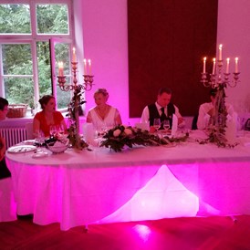 Hochzeitsband: Beleuchteter Brauttisch - Partyhochzeitsmusik