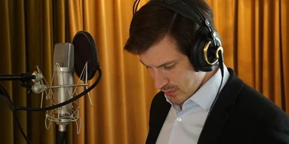 Hochzeitsmusik - PLZ 7011 (Österreich) - Lukas Bekiaris Jazzsänger - Lukas Bekiaris