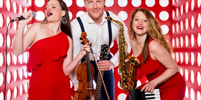 Hochzeitsmusik - PLZ 7011 (Österreich) - Three Times Smooth
www.smoothmusic.at - Three Times Smooth