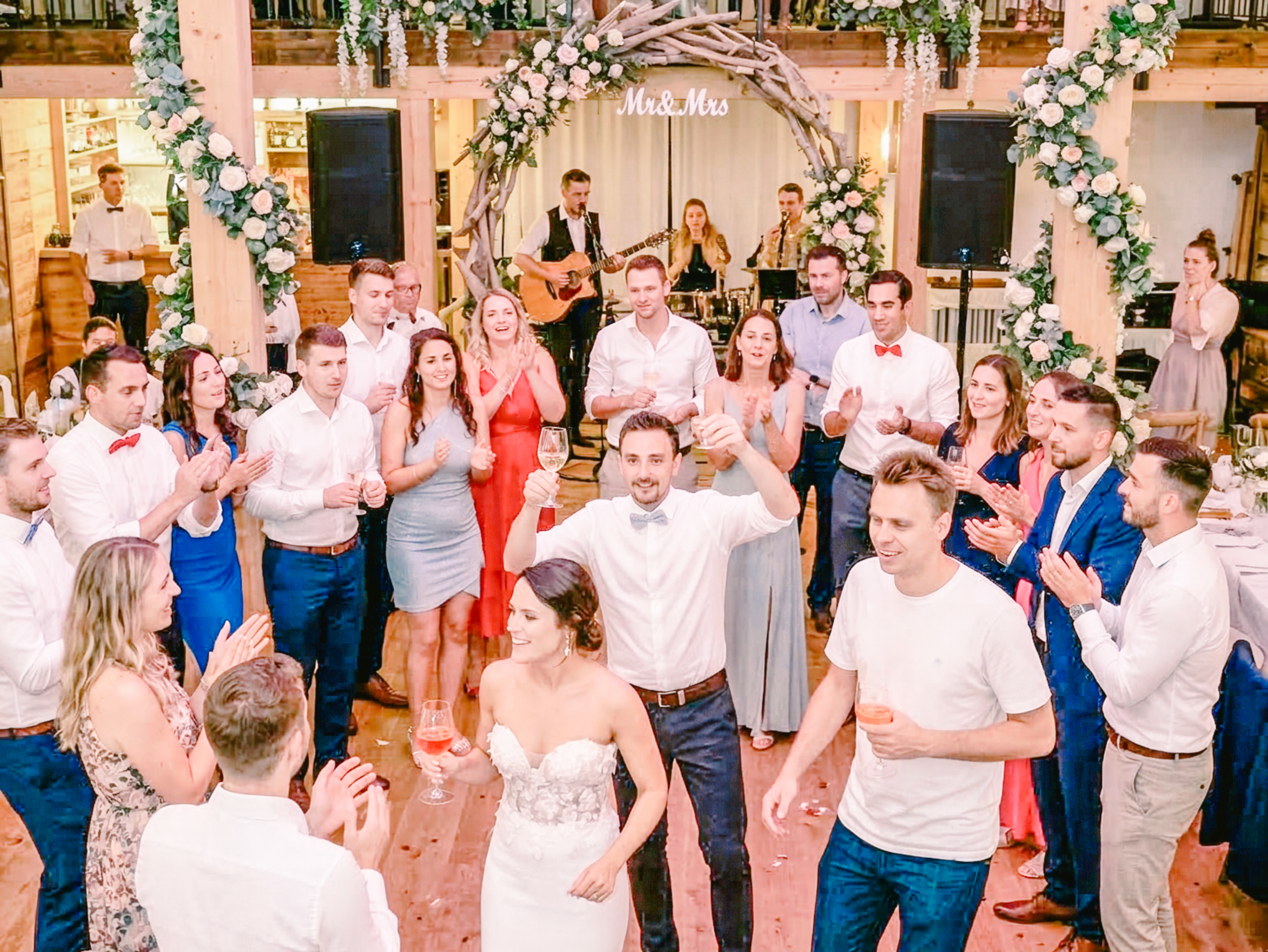 Hochzeitsmusik - Musikrichtungen: 90er - Oberbayern - Partystimmung - Moor or Less