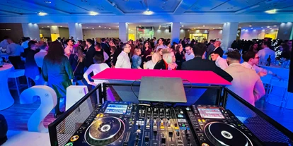 Hochzeitsmusik - geeignet für: Partymusik - Niederösterreich - DJ Feer - Event- & Hochzeits DJ aus Niederösterreich, Bezirk Korneuburg, Stockerau - DJ Feer - Event DJ
