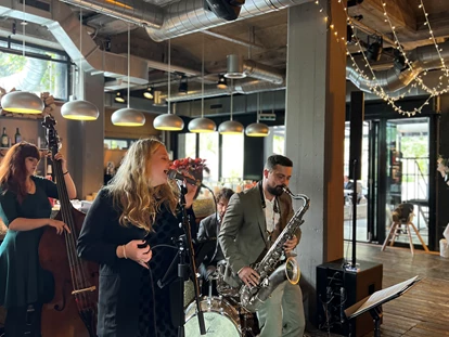 Hochzeitsmusik - Musikrichtungen: Hits von Heute - Karlsruhe - JazzCafé - Premium, Auftritt in Murg am Walensee, Schweiz - JazzCafé - Premium - Pop meets Jazz!