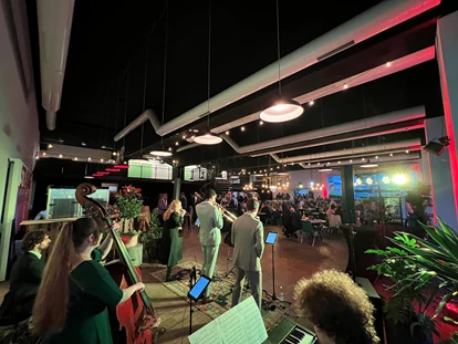 Hochzeitsmusik - Musikrichtungen: Hits von Heute - Karlsruhe - Weihnachtsfeier in Frankfurt am Main - JazzCafé - Premium - Pop meets Jazz!