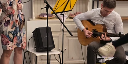 Hochzeitsmusik - Musikrichtungen: Hits von Heute - LuMi Music auf einer Vernissage - LuMi Music