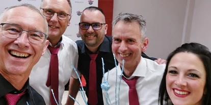 Hochzeitsmusik - Musikrichtungen: Hits von Heute - Weekend Bandfoto - Weekend