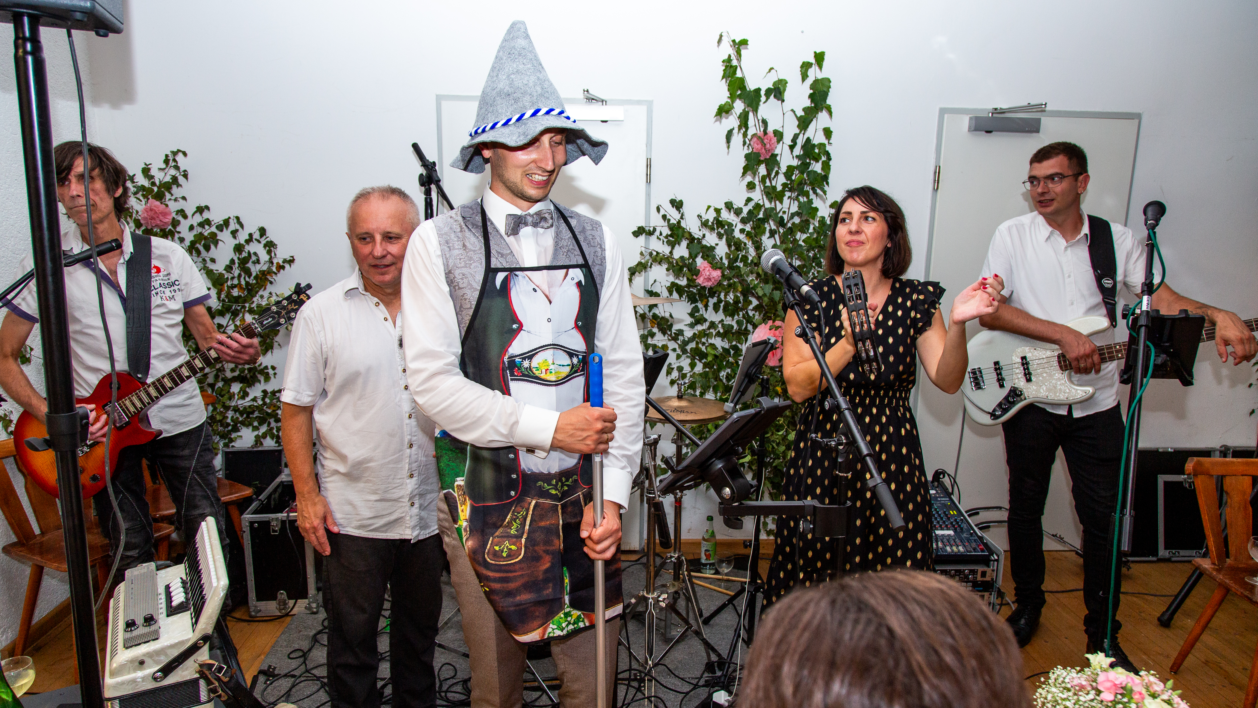 Hochzeitsmusik - Besetzung (mögl. Instrumente): E-Gitarre - Bayern - Brautverzug  - Heartbeats Hochzeits- und Partyband Schwaben