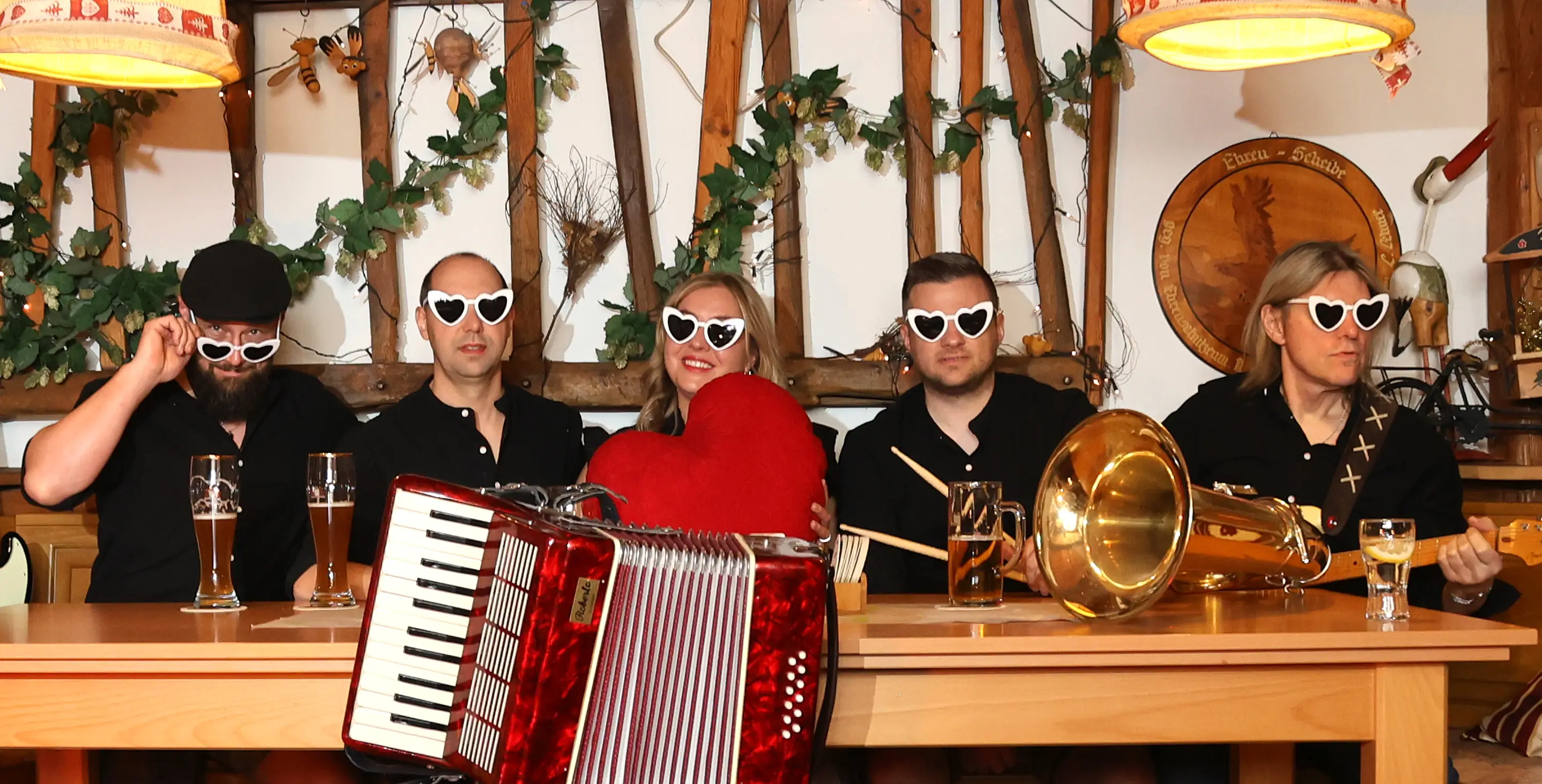 Hochzeitsband: voguad. die Bierzeltband aus Bayern - voiguad. Hochzeitsband & Partyband