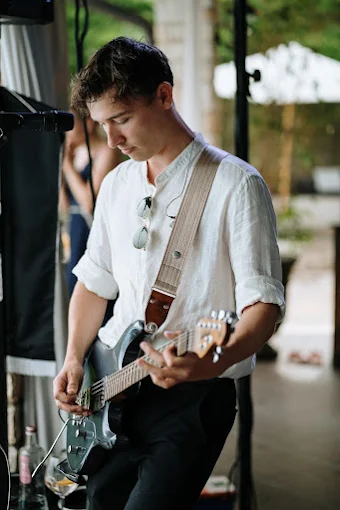 Hochzeitsband: Felix Unterlinner - Gitarre - Brandnew Band Rosenheim - Brandnew Band