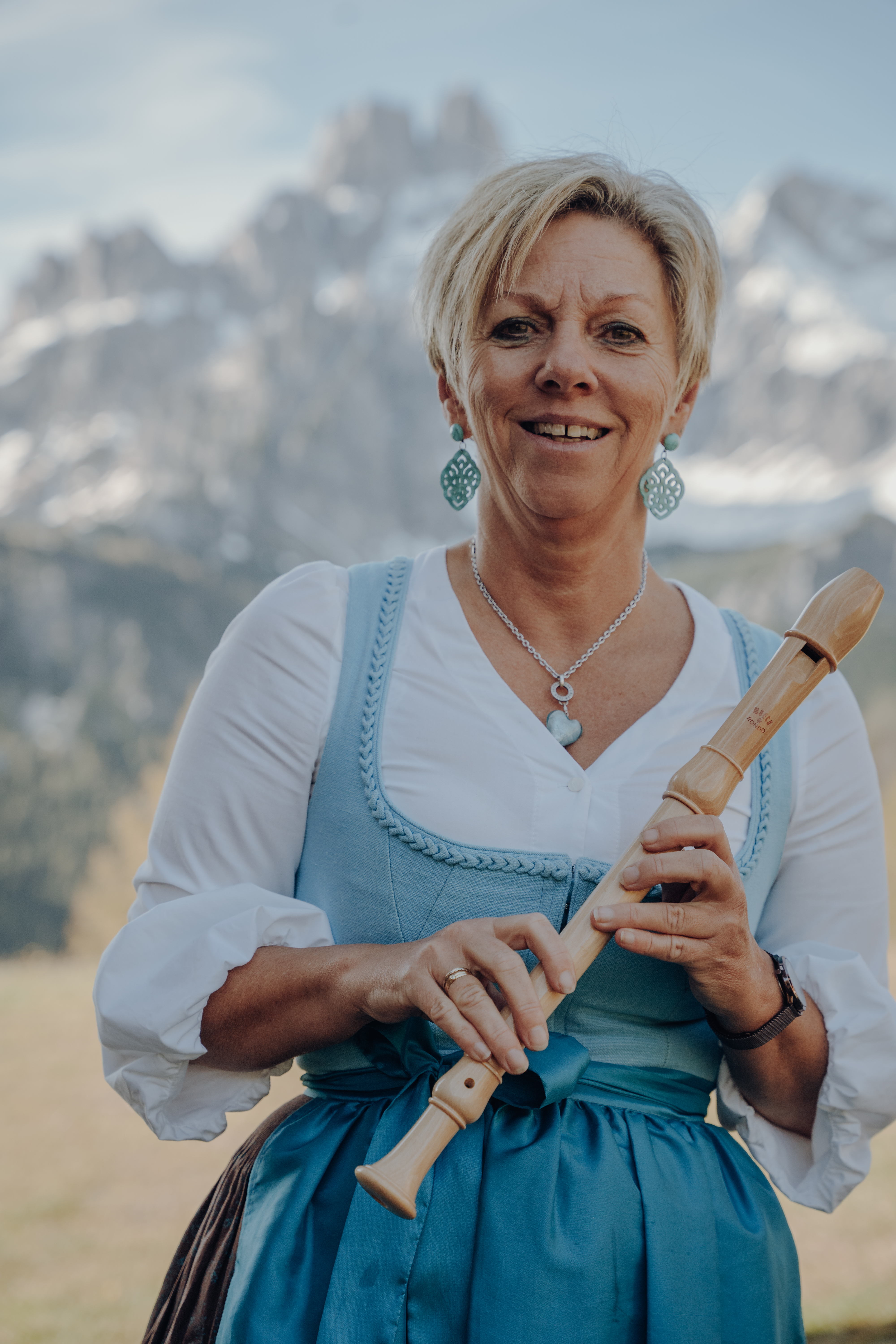 Hochzeitsband: Flötistin vor Bergkulisse - Filzmooser Saitenkreis