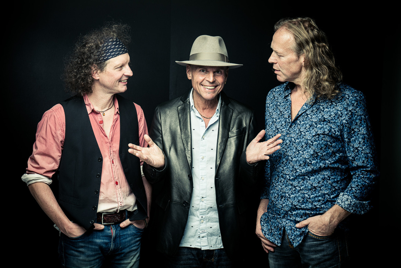 Hochzeitsband: Acousticline-Borderline-Lott