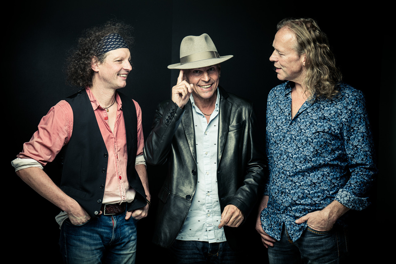 Hochzeitsband: Acousticline-Borderline-Lott