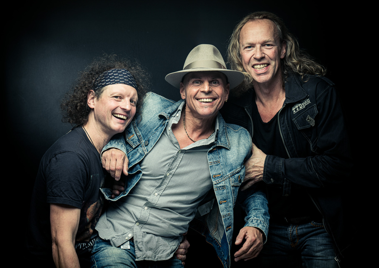 Hochzeitsband: Acousticline-Borderline-Lott