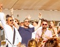 Hochzeitsband: Party am Strand mit Live Event Music: DJ, Saxophon & Percussion - Live Event Music - Saxophon, DJ & Percussion