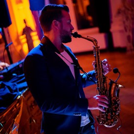 Hochzeitsband: Saxophon Hochzeit Köln, Düsseldorf & NRW - Live Event Music - Saxophon plus DJ und Percussion