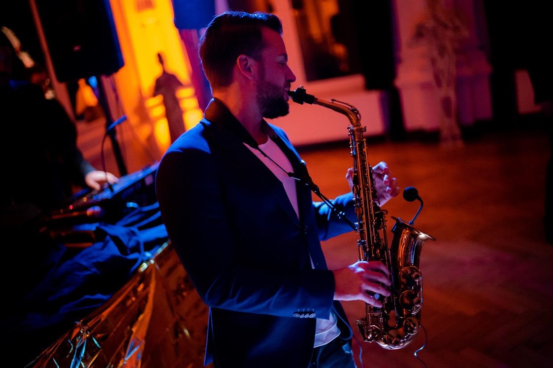 Hochzeitsband: Saxophon Hochzeit Köln, Düsseldorf & NRW - Live Event Music - Saxophon plus DJ und Percussion