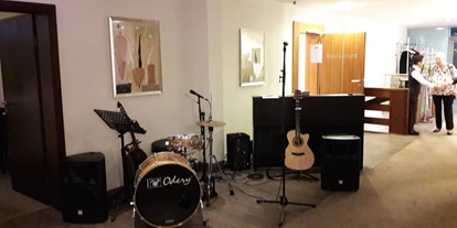 Hochzeitsmusik - Band-Typ: DJ - Gundelfingen - Between The Lines